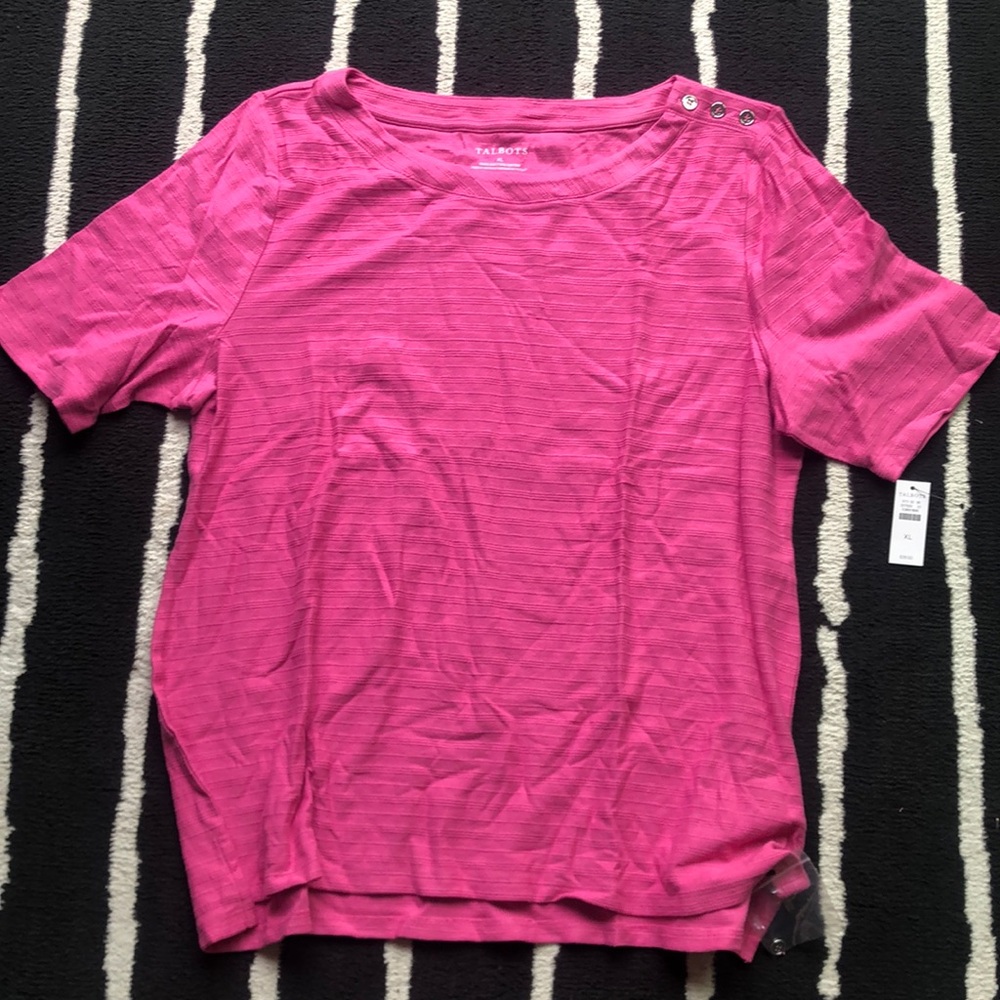 NWT  Talbots SS top,scoop neck, textured, 3 silver buttons on shoulder XL
